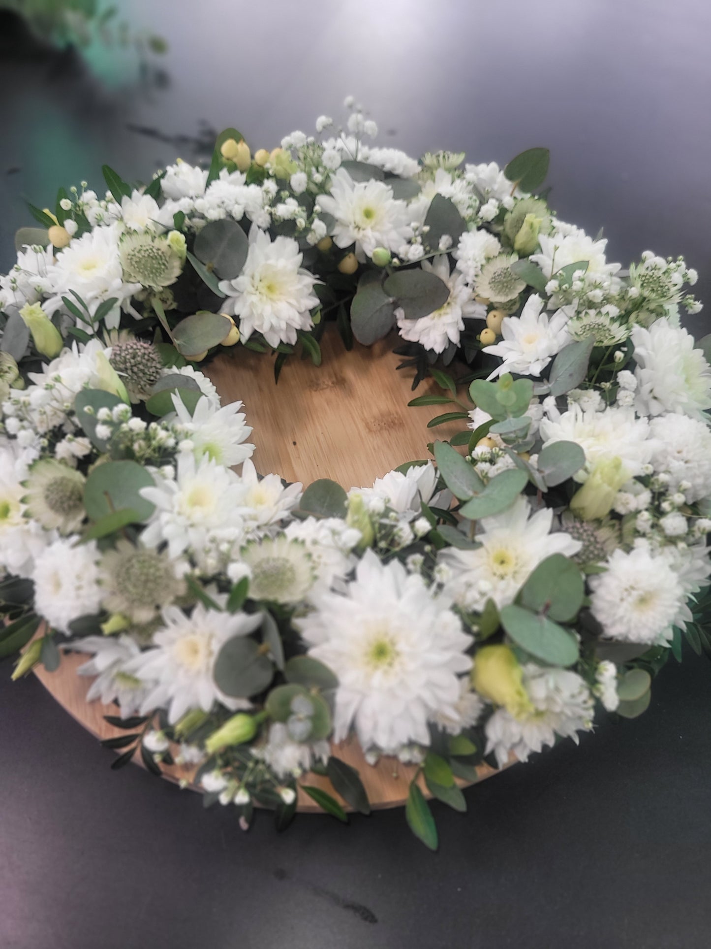 Loose Funeral Wreath 16”