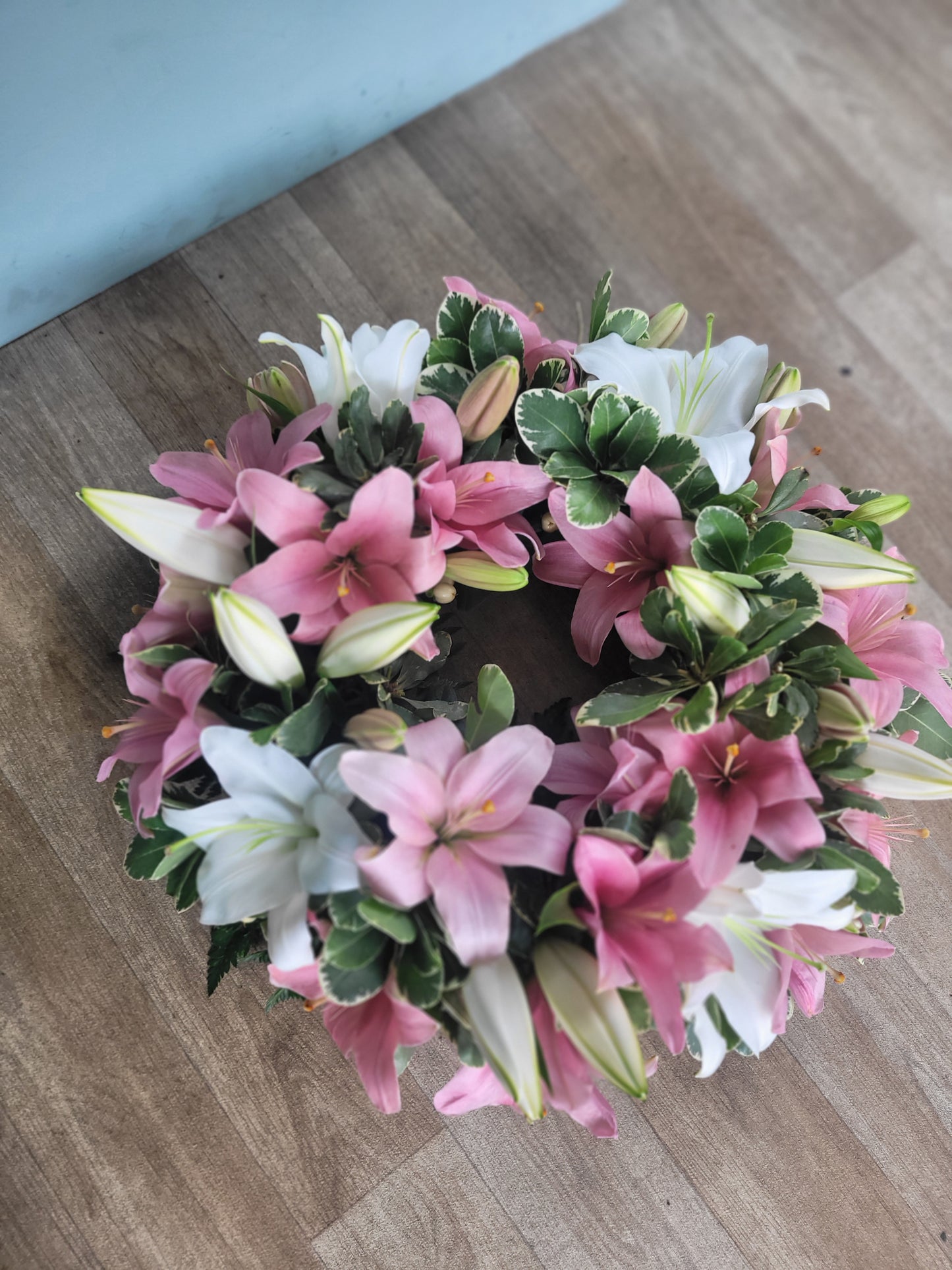 Loose Funeral Wreath 12”